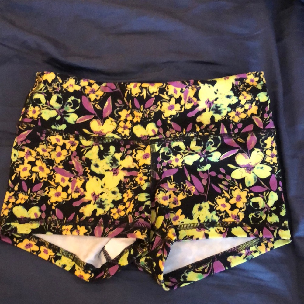 ❌ SOLD Fleo At Night OG Shorts EUC Size XS